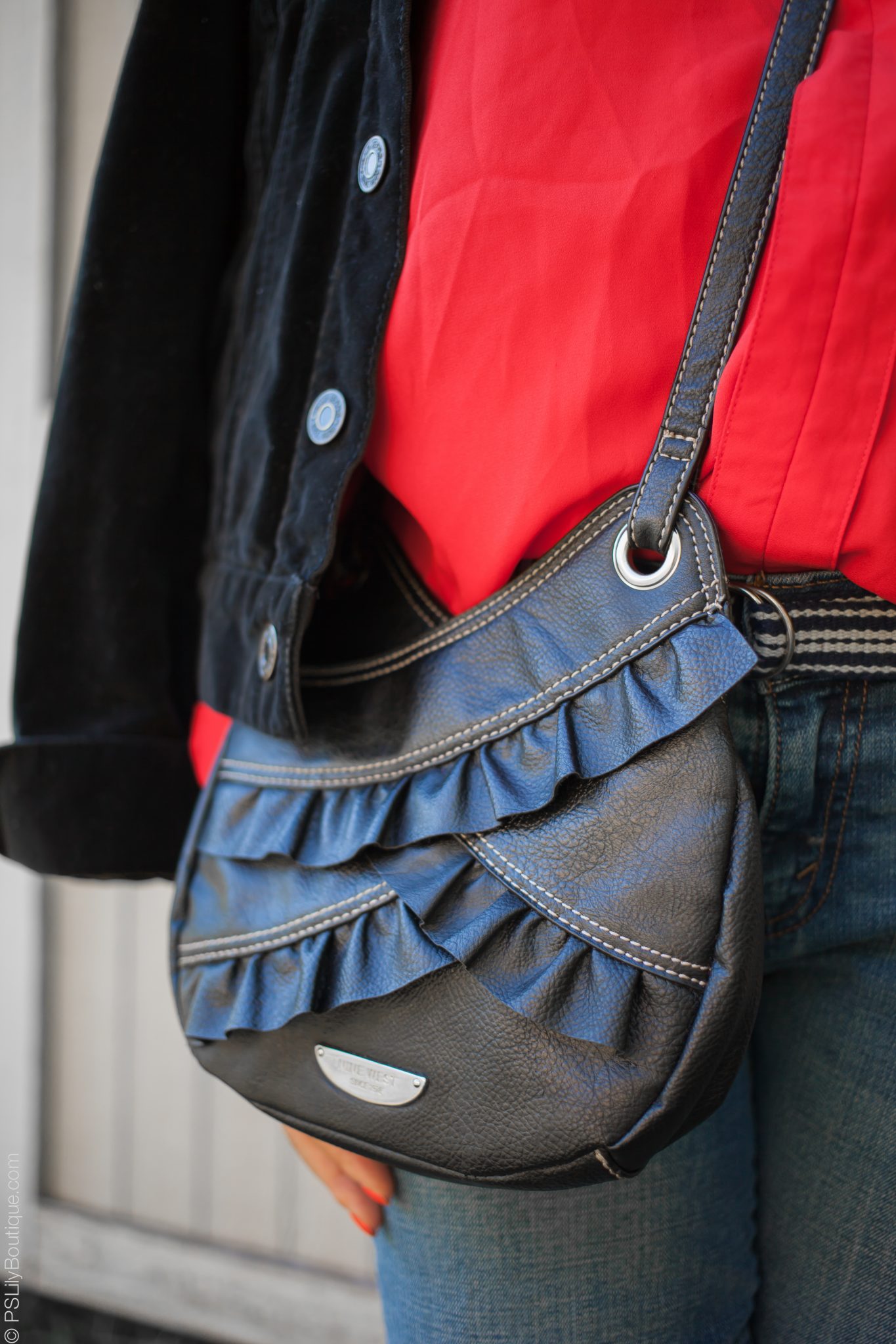 pslilyboutique-los-angeles-fashion-blogger-black-nine-west-mini-ruffles-shoulder-bag-073115