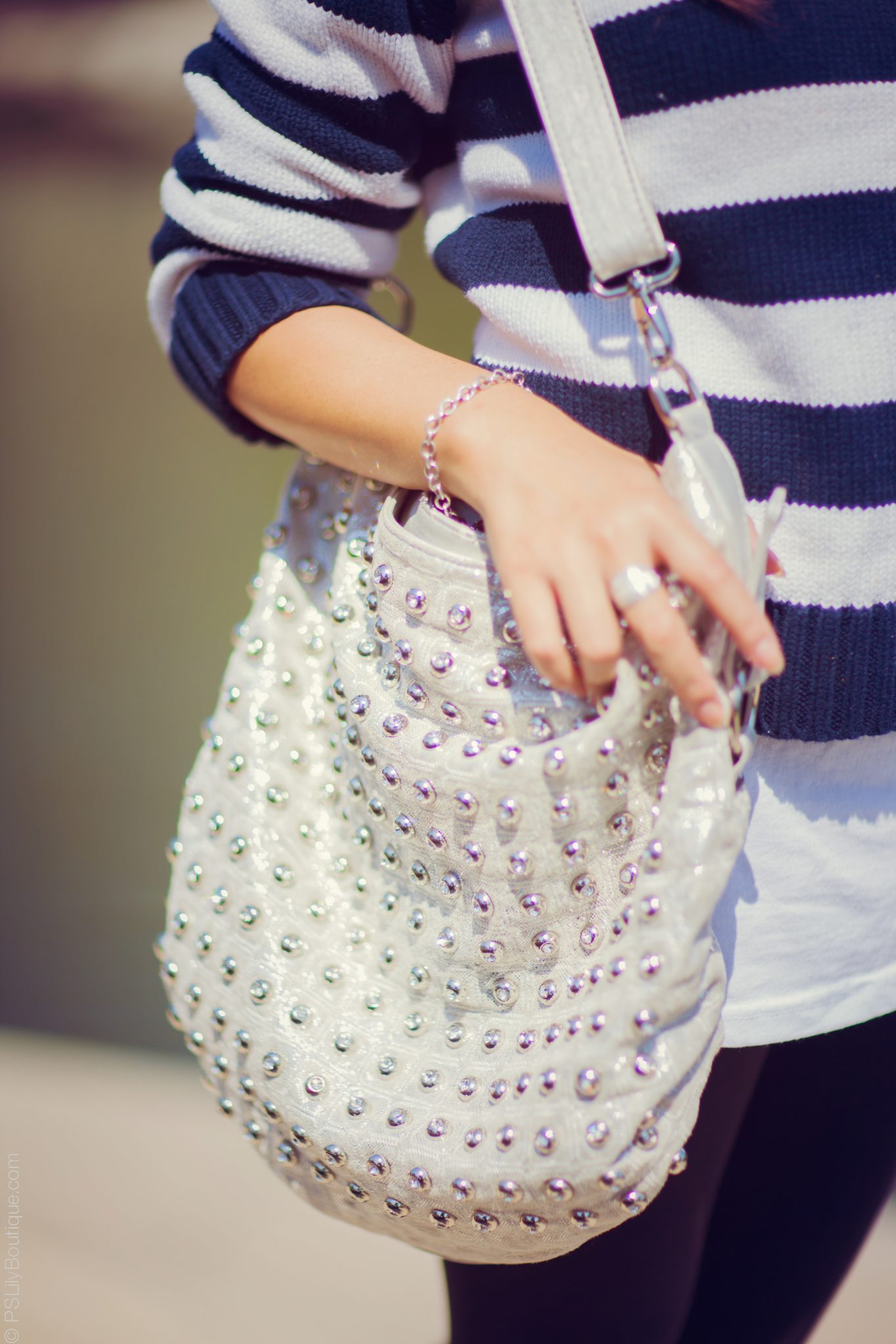 instagram-pslilyboutique-los-angeles-fashion-blogger-silver-studded-blue-elegance-bag-ring