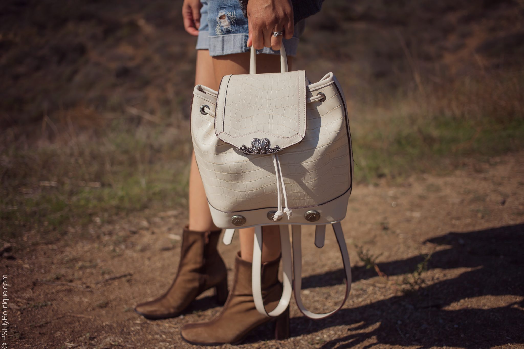 The Fall-pinterest-pslilyboutique-francosarto-brown-boots-white-bueno-target-small-backpack-fashion-blog