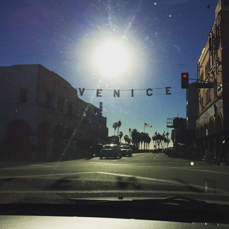 instagram-pslilyboutique-los-angeles-fashion-blogger-the-hanging-venice-beach-sign-1416