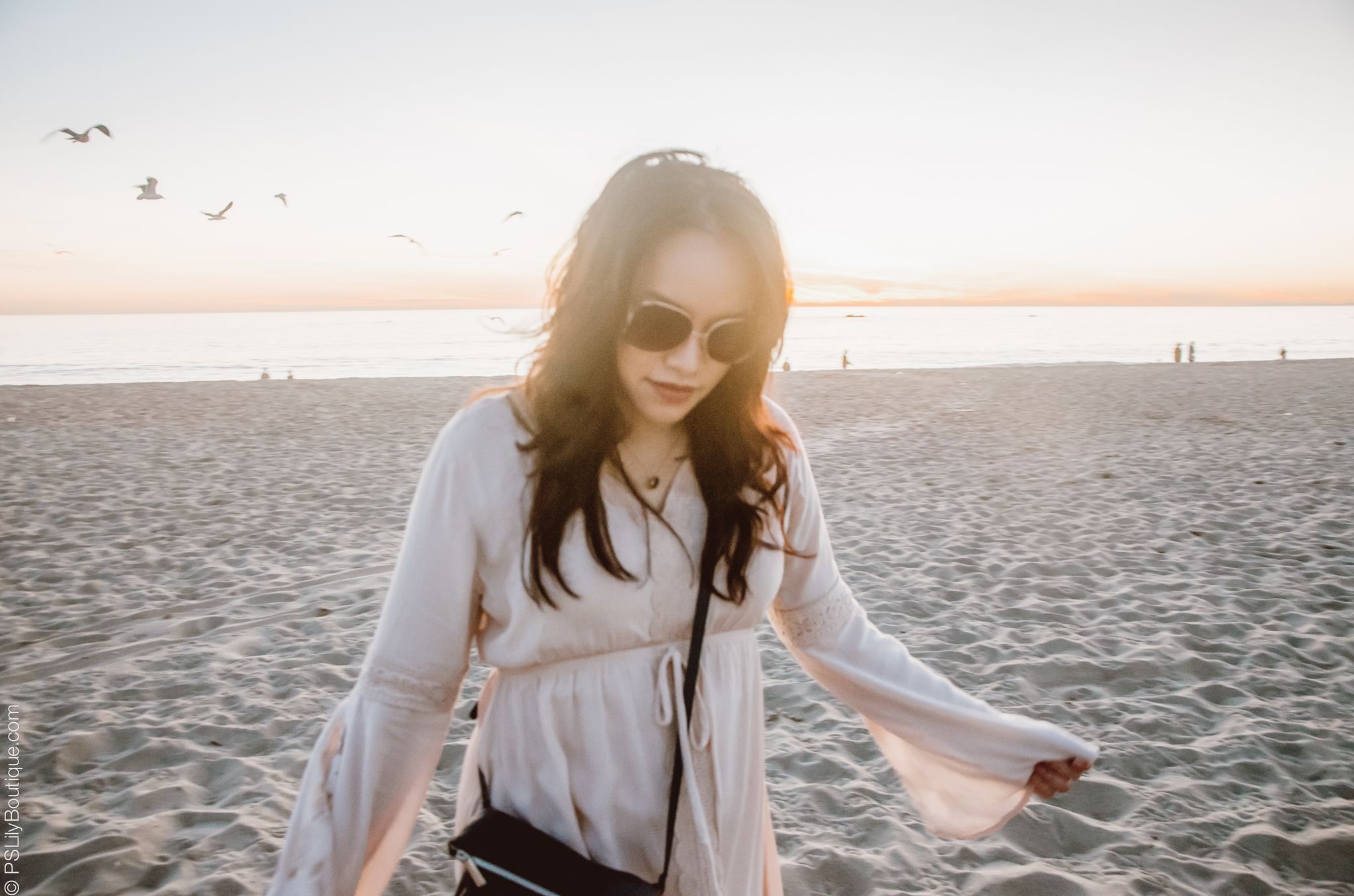 instagram-pslilyboutique-pinterest-one-fine-day-Santa-Monica-los-angeles-fashion-blogger-beach-one-fine-day-spring-2019-outfit-idea-lucky-brand-gold-sunglasses-1-29-19-33