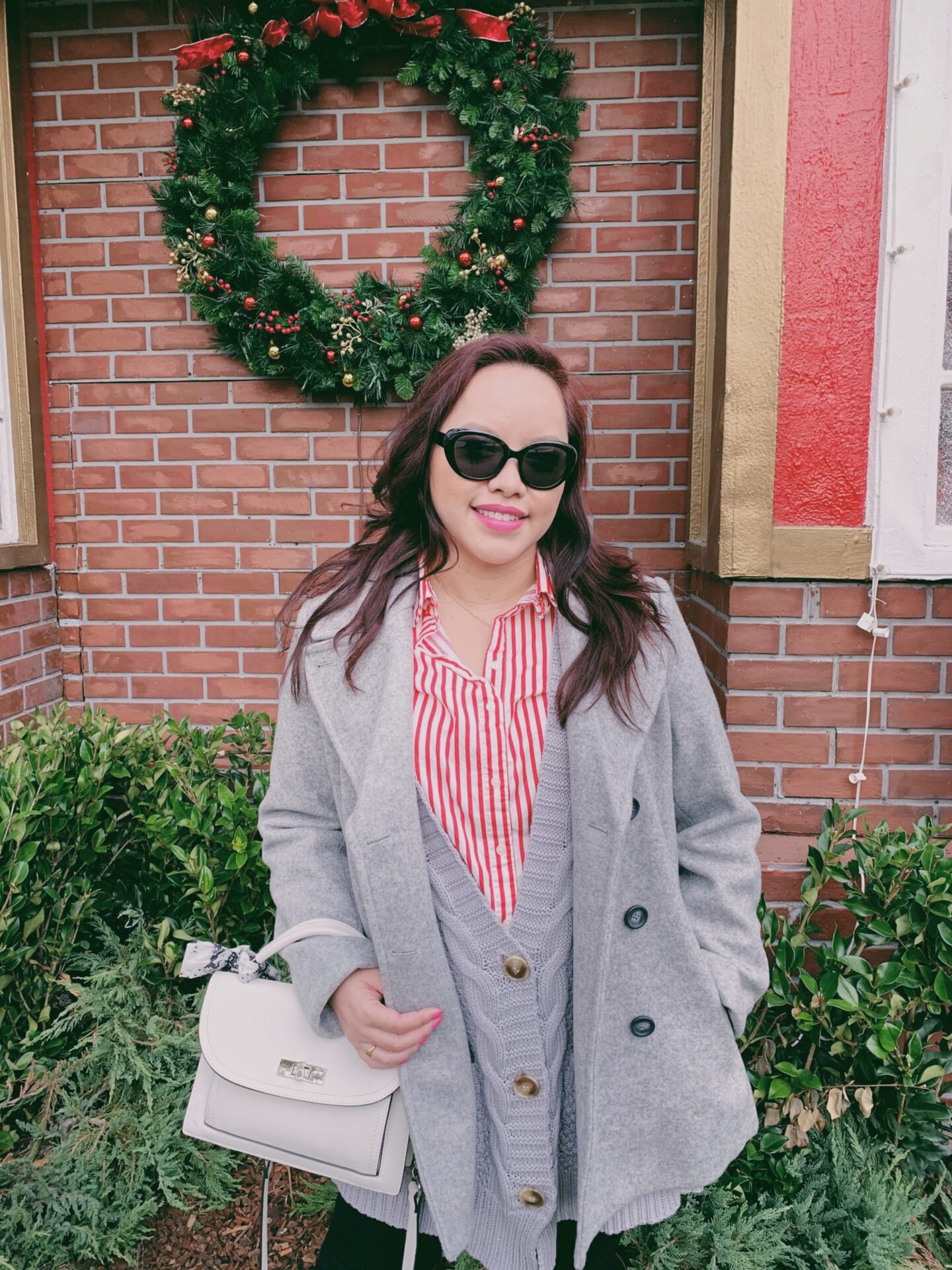 Heart's Desire, instagram-pslilyboutique-los-angeles-fashion-blogger-christmas-wreath-ideas-2019-red-H&M-stripe-shirt-white-steve-madden-bag-winter-style-2019-layers-cute-winter-outfits