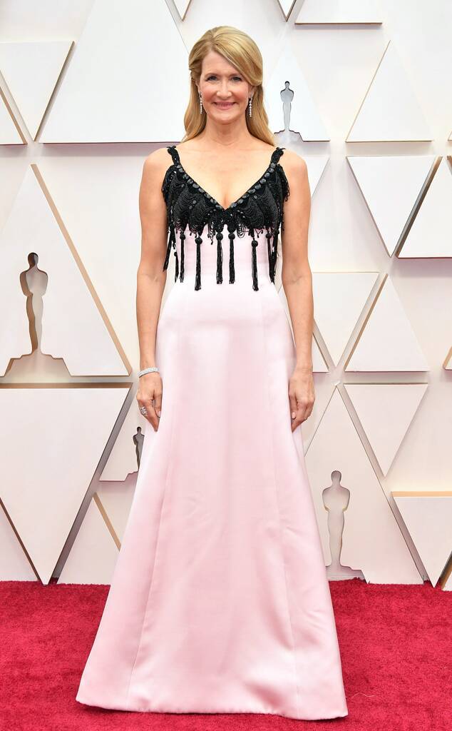 rs_634x1024-200209151231-634-Laura-Dern-2020-Oscars-Oscar-Awards-Red-Carpet-Fashion-pink-black-armani-gown-dress