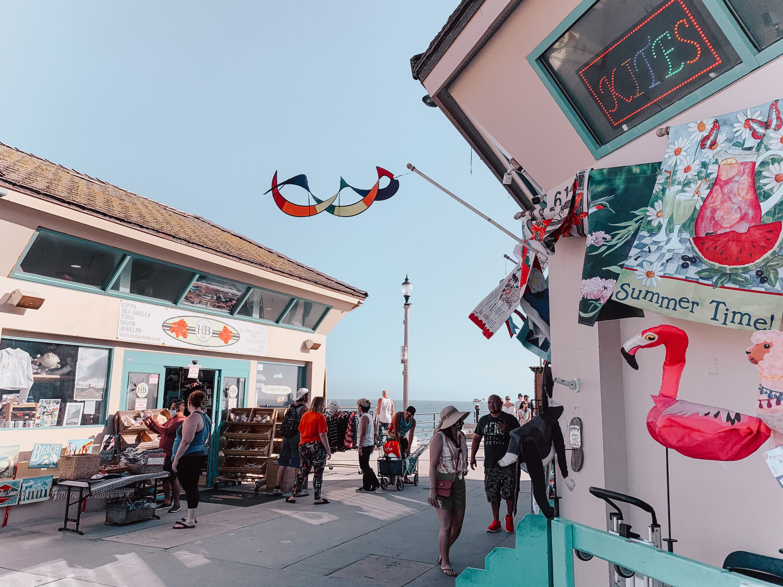 pslilyboutique-on-instagram-kite-flamingo-yard-decor-huntington-beach-pier-IMG_1103