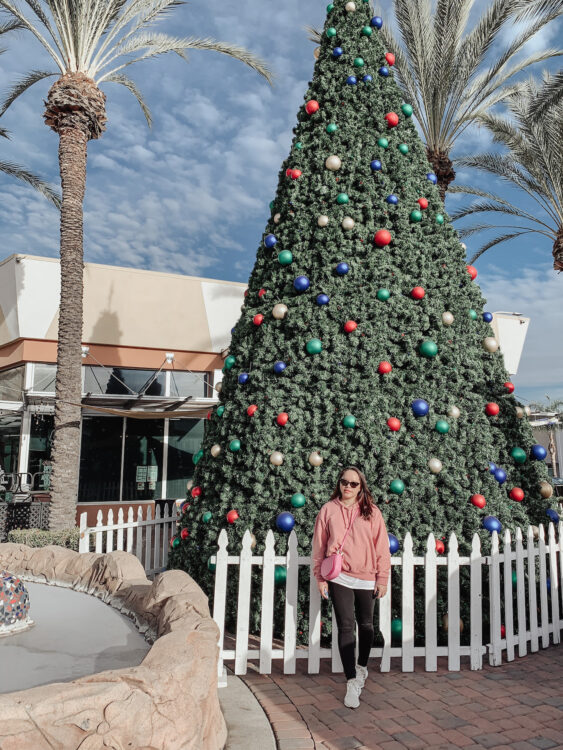 pslilyboutique-on-instagram-pinterest-fashion-black-spanx-ponte-leggings-christmas-decor-12-17-2020-IMG_9486, Instagram: @pslilyboutique, Pinterest, Los Angeles fashion blogger, top fashion blog, best fashion blog, fashion & personal style blog, travel blog, lifestyle blogger, travel blogger, LA fashion blogger, chicago based fashion blogger, fashion influencer, luxury fashion, luxury travel, luxury influencer, luxury lifestyle, lifestyle blog, los angeles