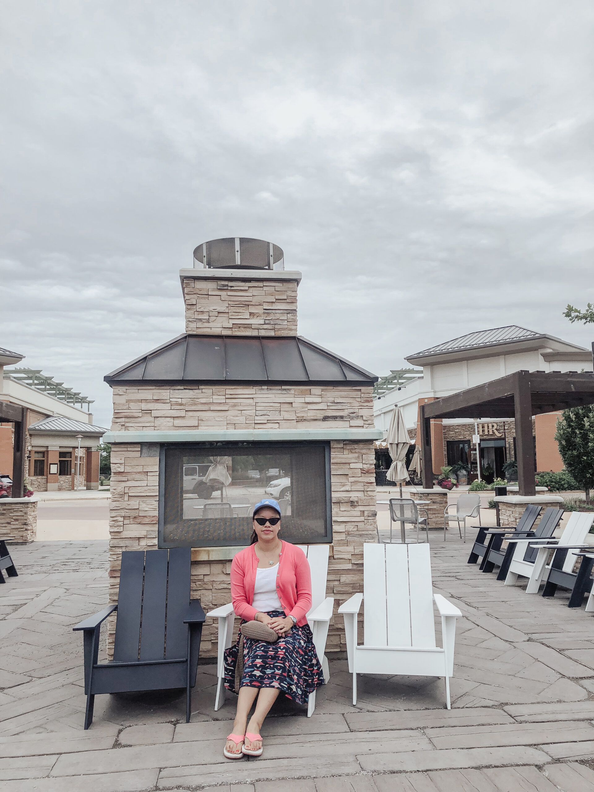 cardigan-white-tank-top-sandals-skirt-sunglasses-outdoor-fireplace-travel-blogger-IMG_9904