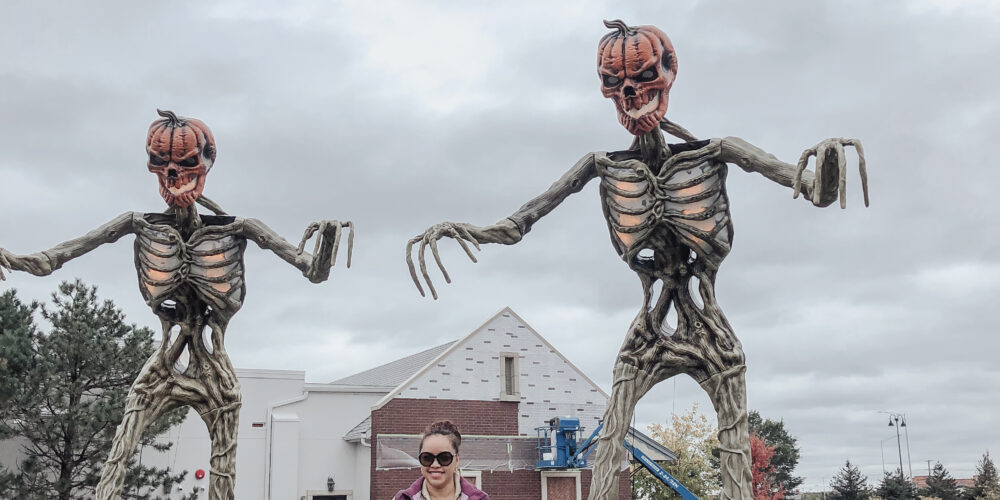 halloween-large-skeleton-pumpkin-decor-american-eagle-boot-cut-jeans-happy-halloween-eve-gucci-sunglasses-ralph-lauren-beige-cardigan-IMG_6570