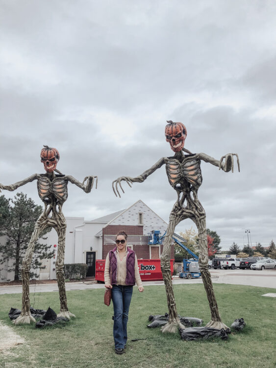 halloween-large-skeleton-pumpkin-decor-american-eagle-boot-cut-jeans-happy-halloween-eve-gucci-sunglasses-ralph-lauren-beige-cardigan-IMG_6570