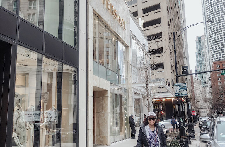 pslilyboutique-on-instagram-pinterest-versace-brunellocucinelli-runway-chanel-sunglasses-vera-wang-blue-top-black-merrell-boots-red-brighton-bag-spring-2025-outfit-ideas-dior-chicago-IMG_5634