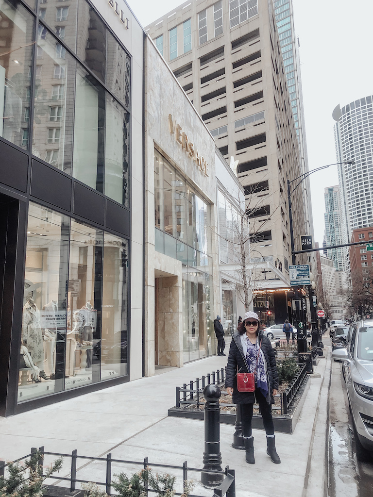 pslilyboutique-on-instagram-pinterest-versace-brunellocucinelli-runway-chanel-sunglasses-vera-wang-blue-top-black-merrell-boots-red-brighton-bag-spring-2025-outfit-ideas-dior-chicago-IMG_5634