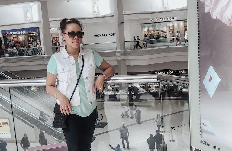 pslilyboutique-on-instagram-pinterest-chanel-sunglasses-white-vest-mint-green-shirt-walmart-pink-clarks-breeze-flip-flop-sandals-spring-2025-outfit-ideas-my style-IMG_8720