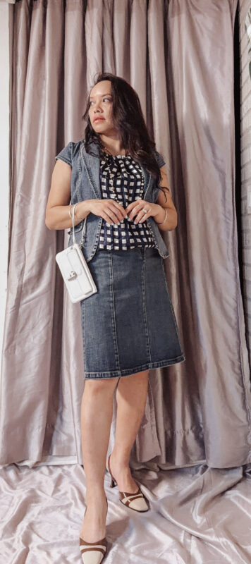 pslilyboutique-on-instagram-blue-talbots-denim-skirt-white-coach-bag-spring-2026-outfit-ideas-IMG_3870 2