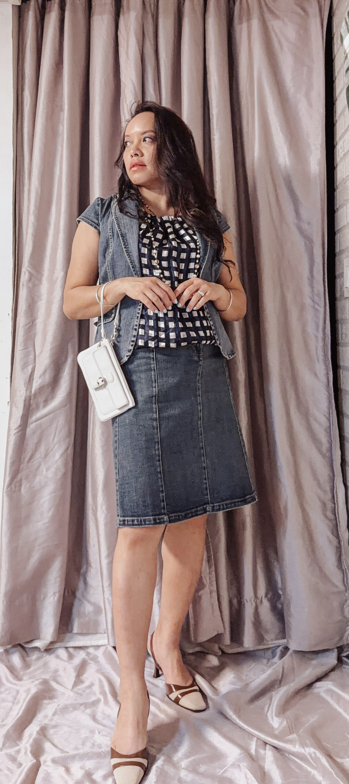 pslilyboutique-on-instagram-blue-talbots-denim-skirt-white-coach-bag-spring-2026-outfit-ideas-IMG_3870 2